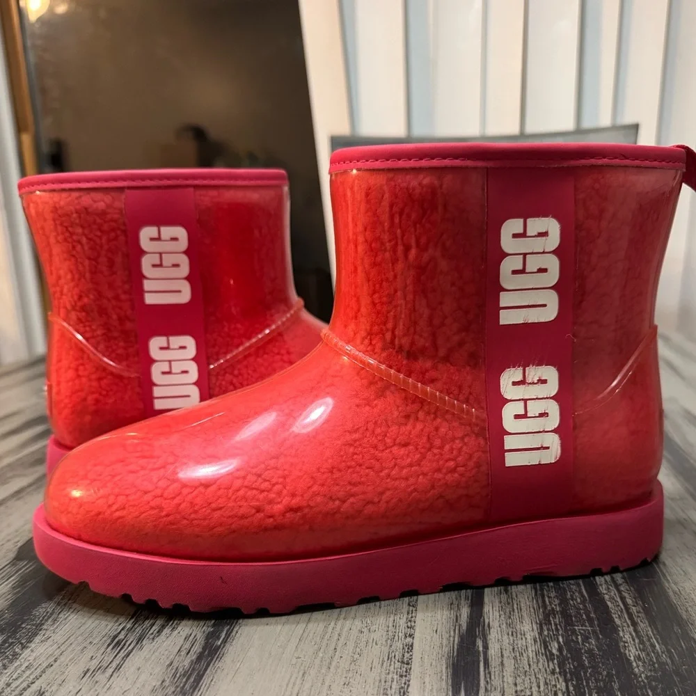 UGG Women's Classic Clear And Red Short Waterproof Boots Size 9 - Picture 4 of 15